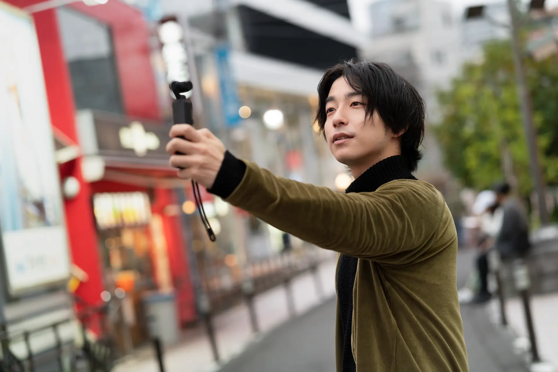Osmo Pocket 3 vs iPhone 15 Pro:Vlog神器到底選誰